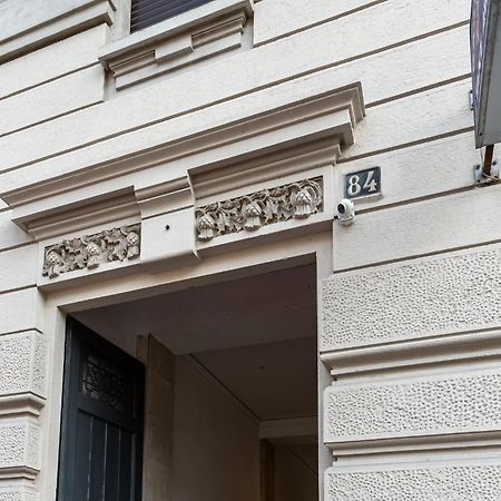 Luxury Apartment - Near Stazione Centrale Milan Bagian luar foto