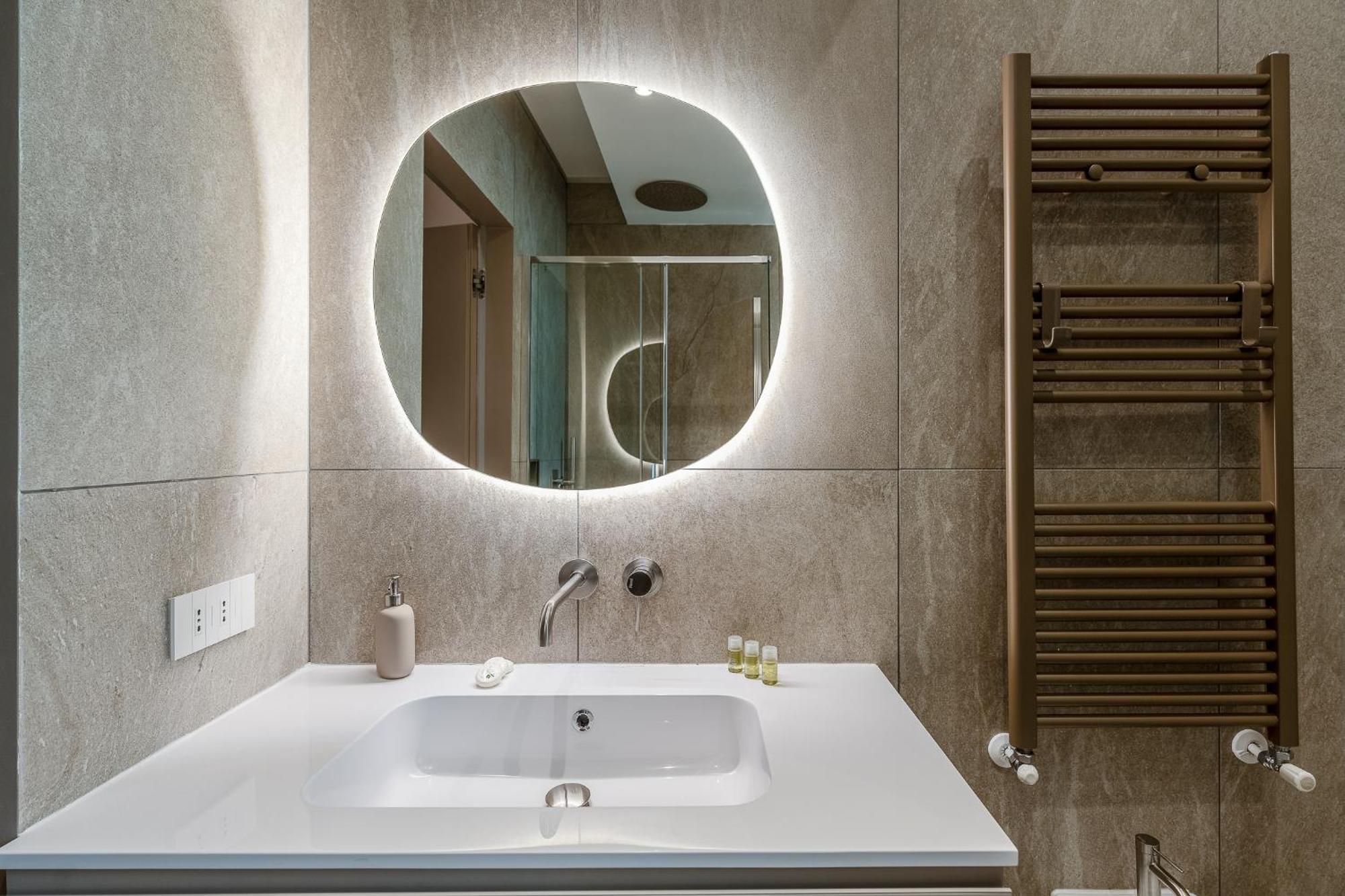 Luxury Apartment - Near Stazione Centrale Milan Bagian luar foto