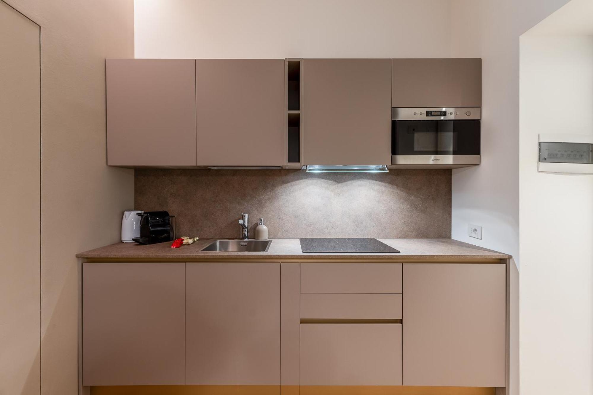 Luxury Apartment - Near Stazione Centrale Milan Bagian luar foto