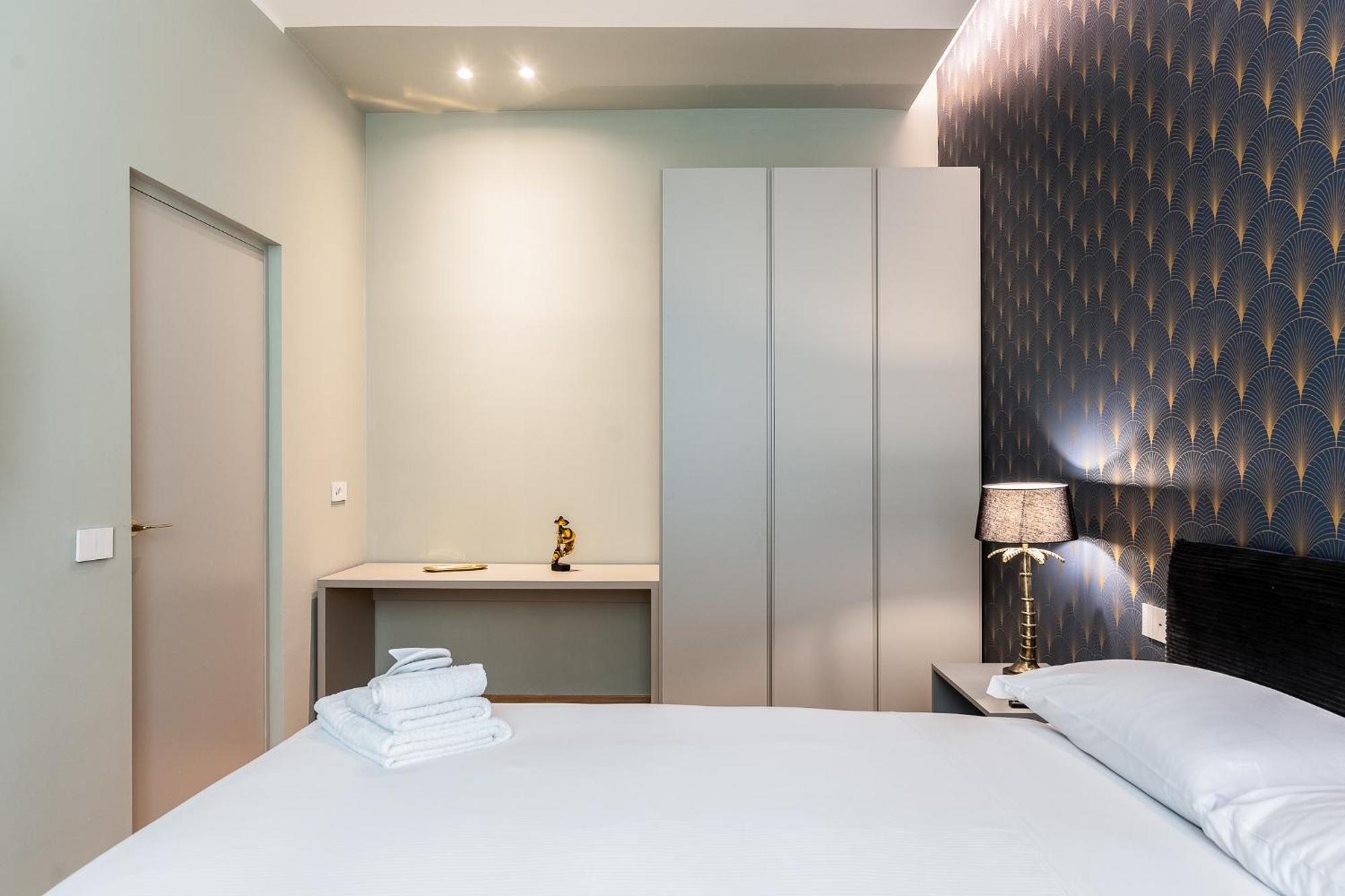 Luxury Apartment - Near Stazione Centrale Milan Bagian luar foto