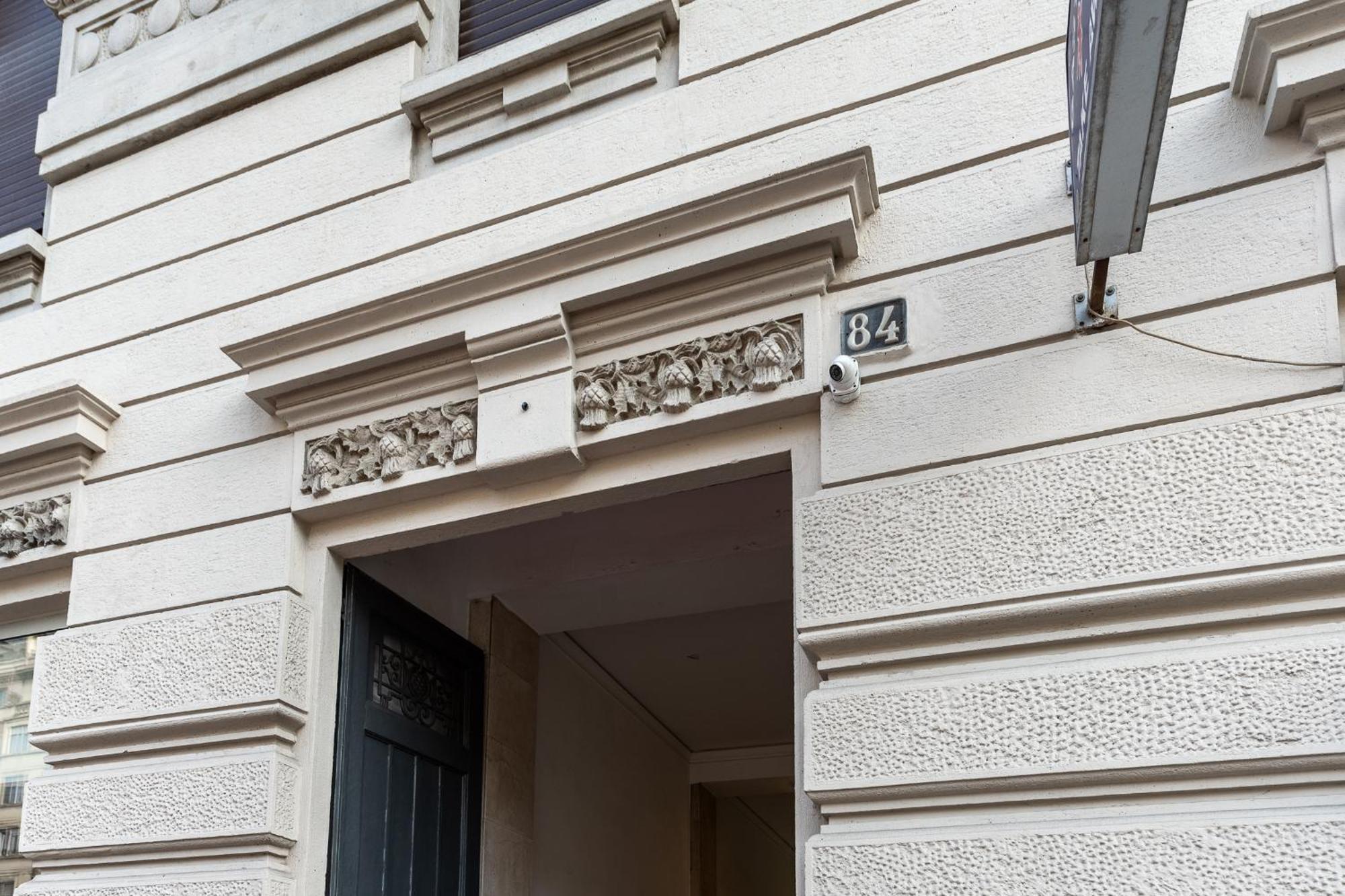 Luxury Apartment - Near Stazione Centrale Milan Bagian luar foto